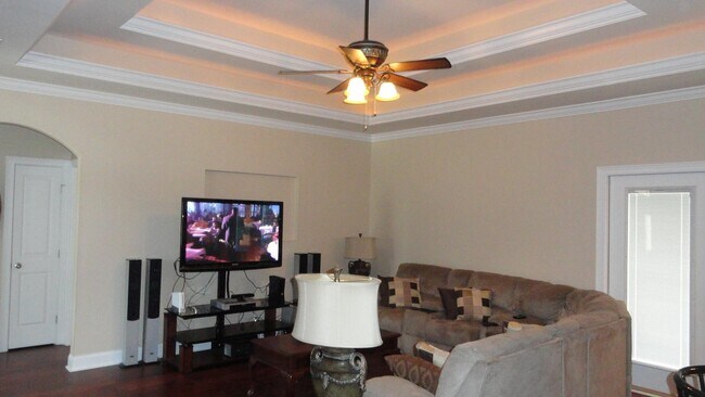 Foto del edificio - 332 Sand Pine Cir