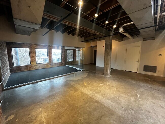 Building Photo - 3814 Farnam St