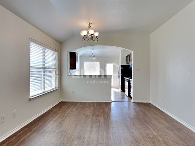 Building Photo - 1116 Lake Hollow Dr