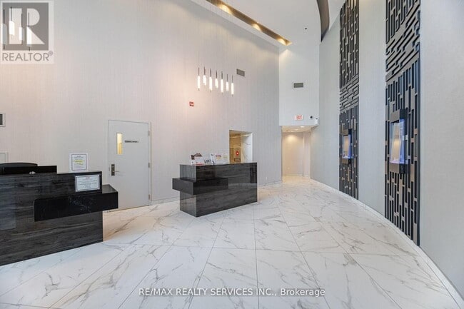 Building Photo - 80 Absolute Ave