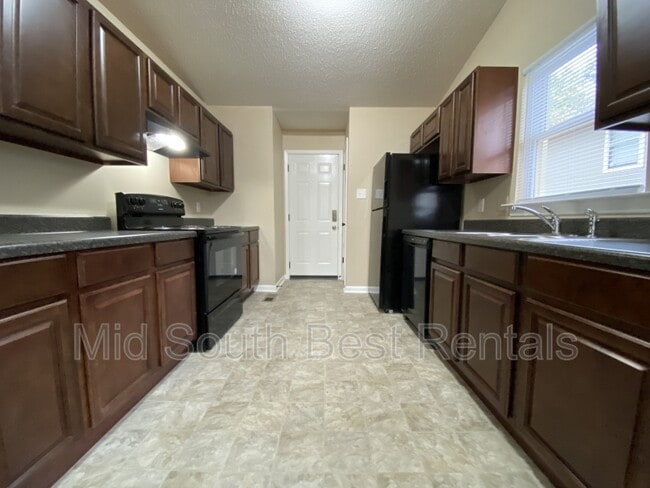 Building Photo - 2413 Lehigh Dr