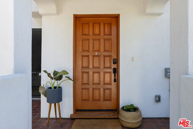 Foto del edificio - 191 Monterey Rd