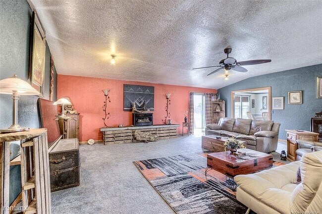 Foto del edificio - 3 br, 1 bath House - 9275 Hedge Rd
