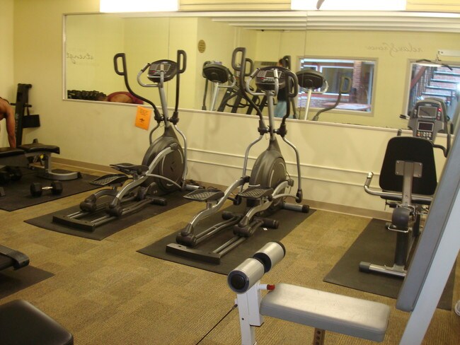 Casa Blanca Apartments - Alquileres en Madison, WI | Apartamentos.com