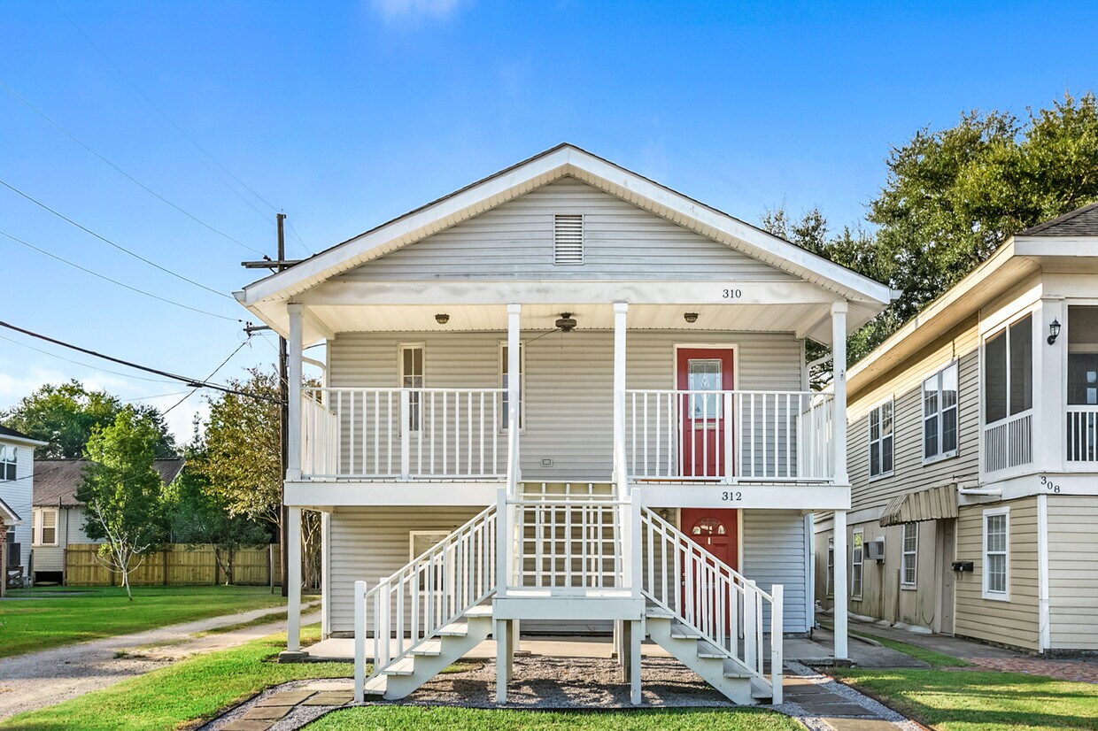 Front View - 312 Homedale St