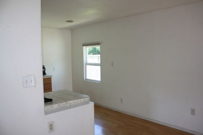 Building Photo - 2724 Rohnerville Rd
