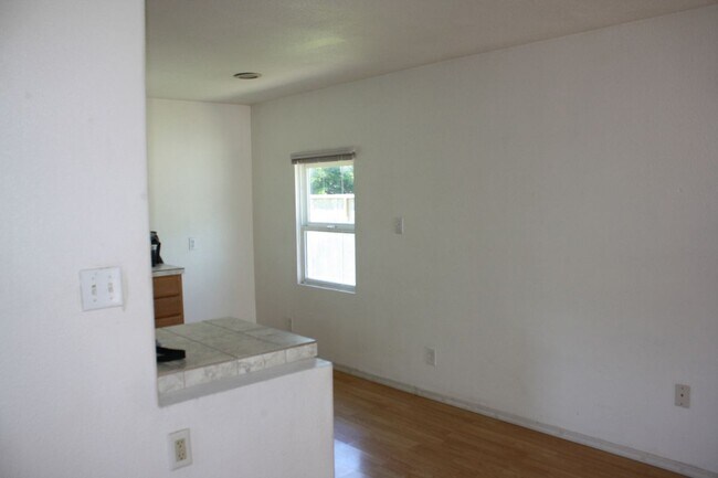 Foto del edificio - 2724 Rohnerville Rd