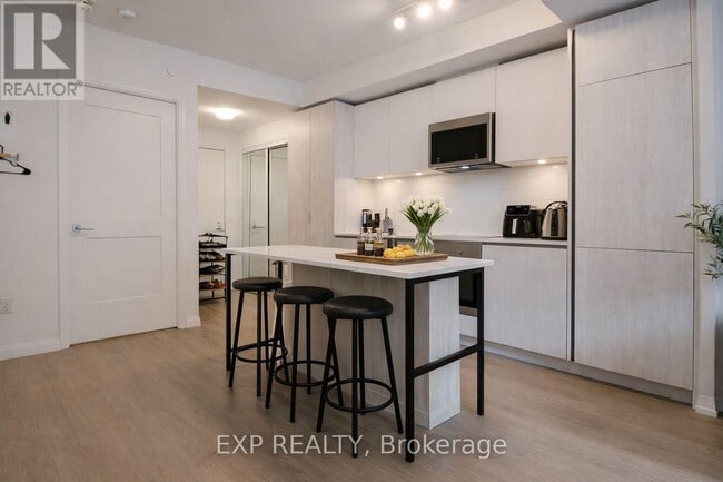 Building Photo - 28 Widmer St