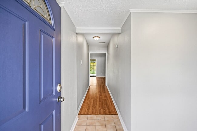 Foto del edificio - 12903 Claygate Dr