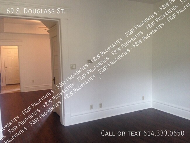 Foto del edificio - 69 S Douglass St