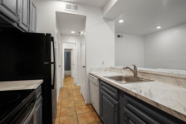 Foto del edificio - 1006 1/2 W 22nd St