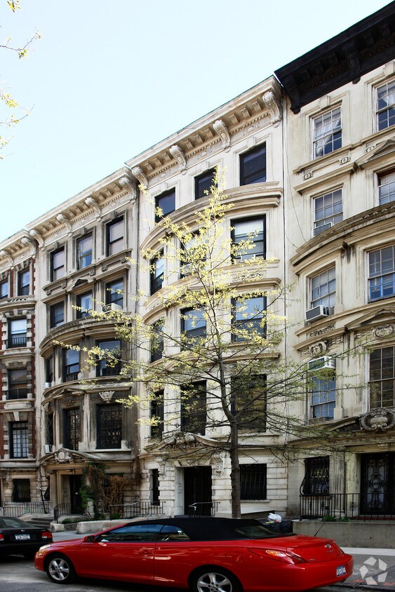 Building Photo - 35 W 85th St