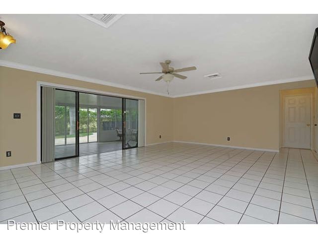 Building Photo - 38 Willoughby Dr
