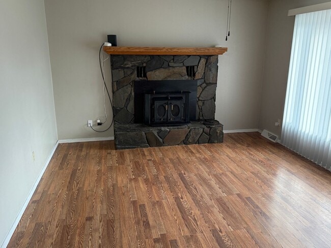 Foto del edificio - 4 Bedroom, 2 Bath Home for Rent