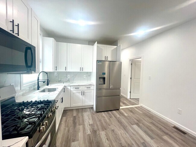 Foto del edificio - 102 W 35th St