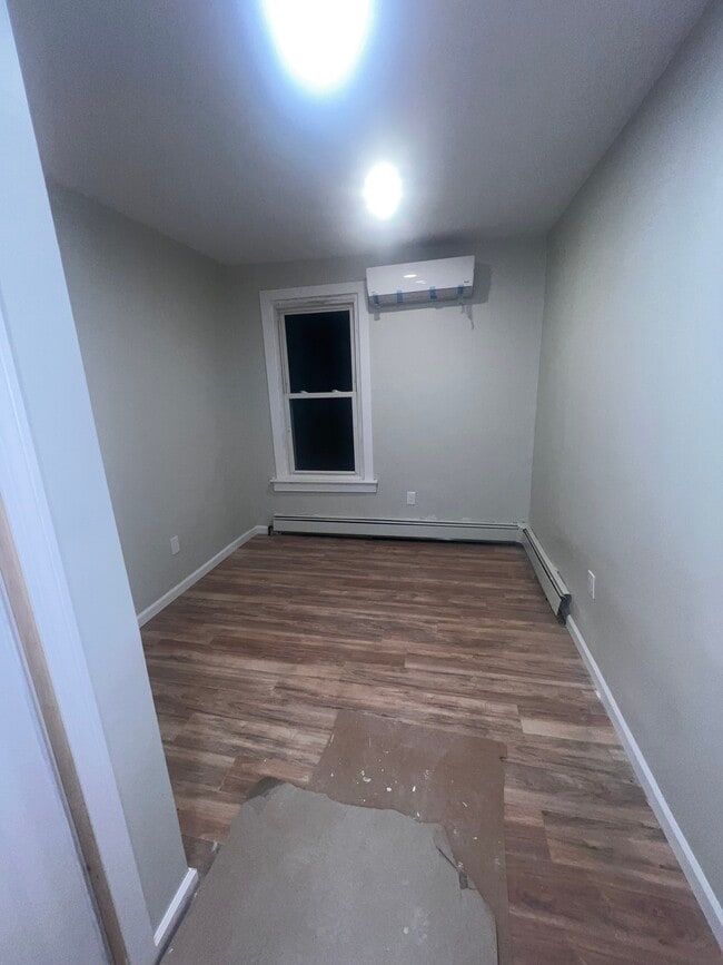 Building Photo - 121 Pond Lily Ave