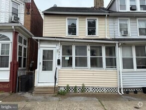Building Photo - 340 Middlesex St