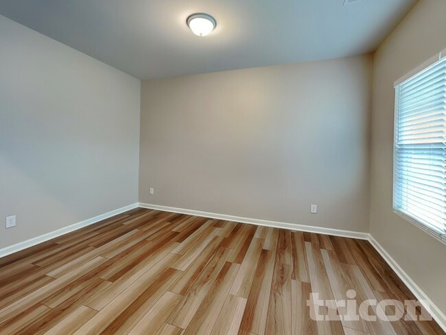 Building Photo - 3718 Streamside Dr