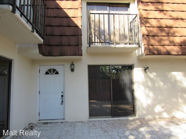 Building Photo - 1428 Park Shore Cir