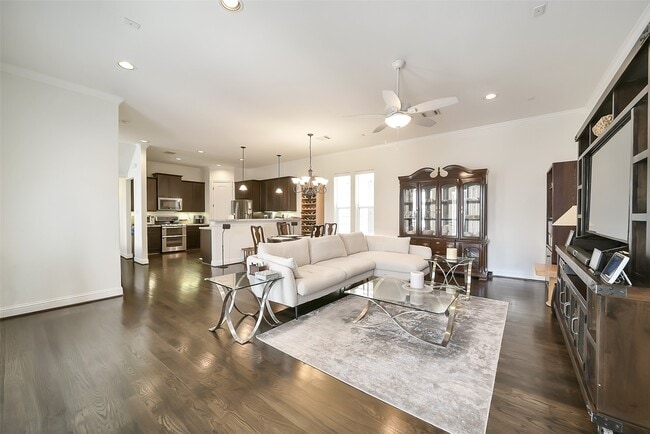 Foto del edificio - 925 W 19th St