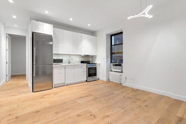 Building Photo - 2 bedroom in New York NY 10011