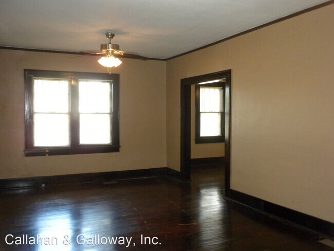 Foto del edificio - 4 br, 1.5 bath House - 919 Broadway