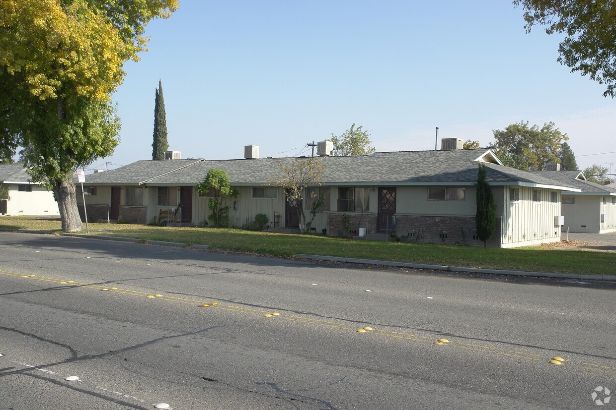Primary Photo - 100 Elberta Ave