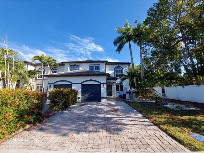 Building Photo - 12851 SW 49th Ct