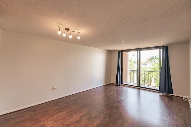 Foto del edificio - 651 Okeechobee Blvd