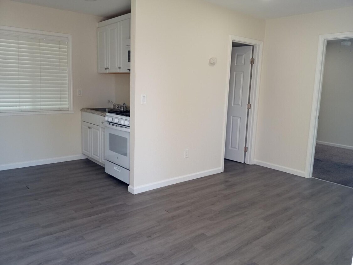 Foto principal - 6345 Bethel Island Rd