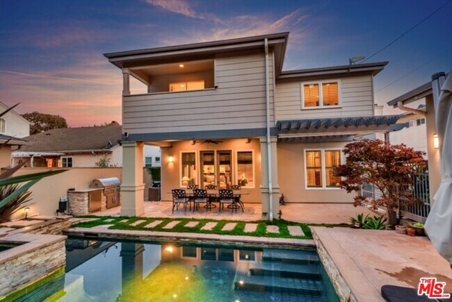 Foto del edificio - 2319 Bagley Ave