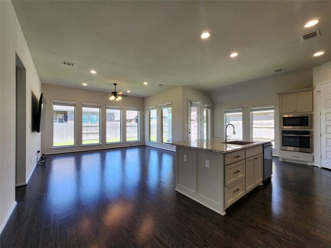 Building Photo - 522 Jefferson Dr