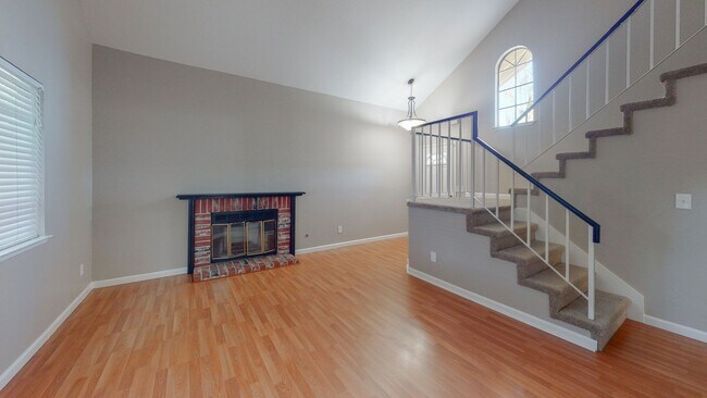 Foto del edificio - Single Family Residence