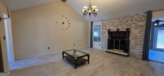 Foto del edificio - 105 Crestwood Cir