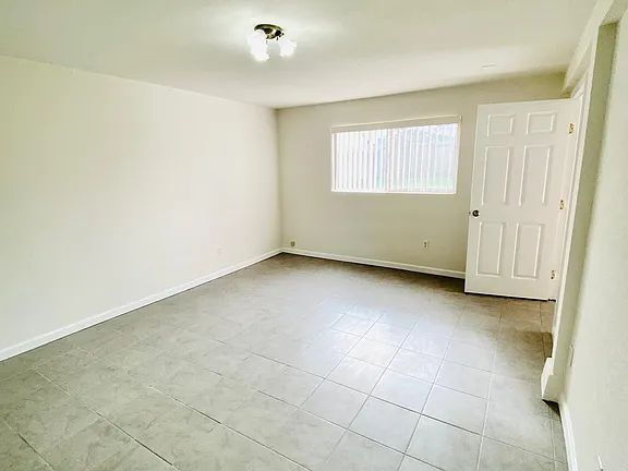 Foto del edificio - 228 Gateway Dr