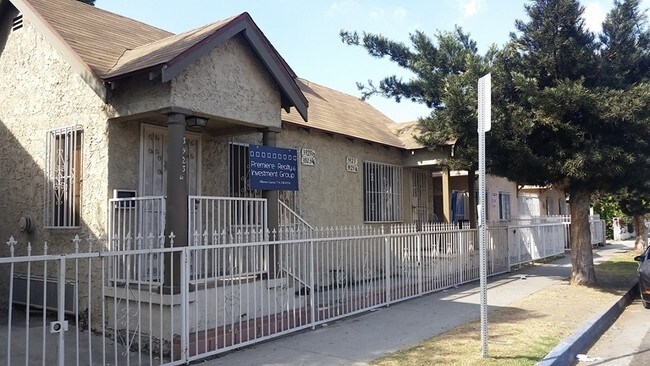 Building Photo - 3923 S Normandie Ave