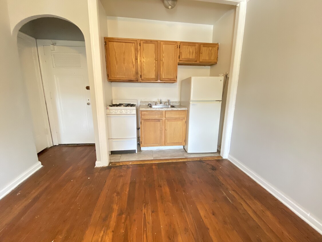 Foto principal - 6540 N Glenwood Ave