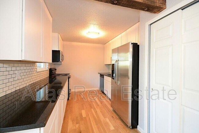 Foto del edificio - 4491 Driftwood Pl