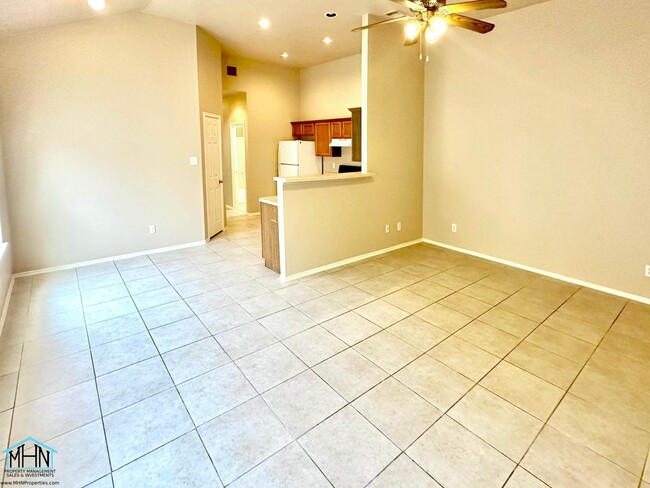 Foto del edificio - Charming Duplex for Rent: Your Ideal Home ...