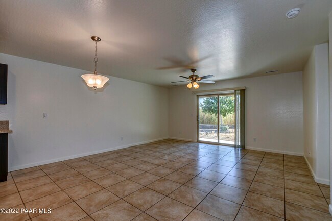 Building Photo - 7105 E Dodge Cir