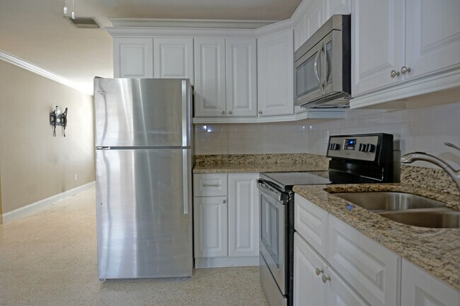 Building Photo - 456 SE Robalo Ct