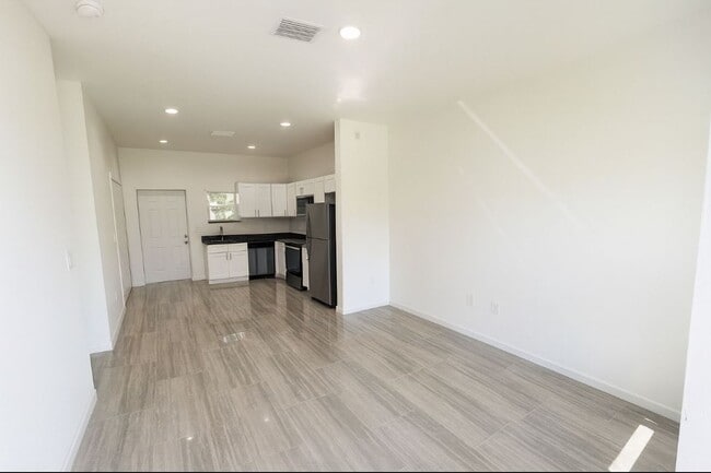 Building Photo - Brand New 2/2- Punta Gorda FL