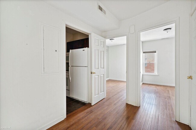 Building Photo - 1 br, 1 bath Triplex - 1812 W BERKS ST Unit 3