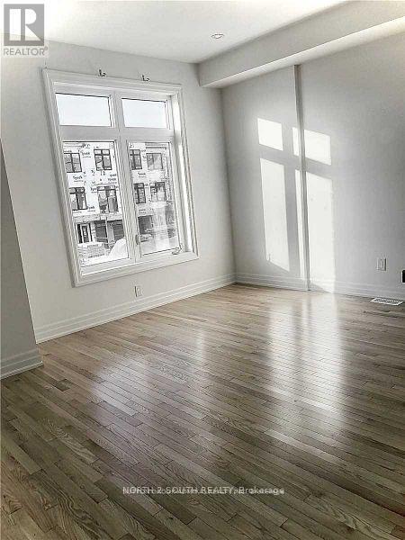 Building Photo - 160 Tango Cres