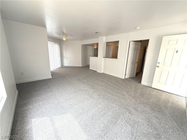 Foto del edificio - 6800 E Lake Mead Blvd