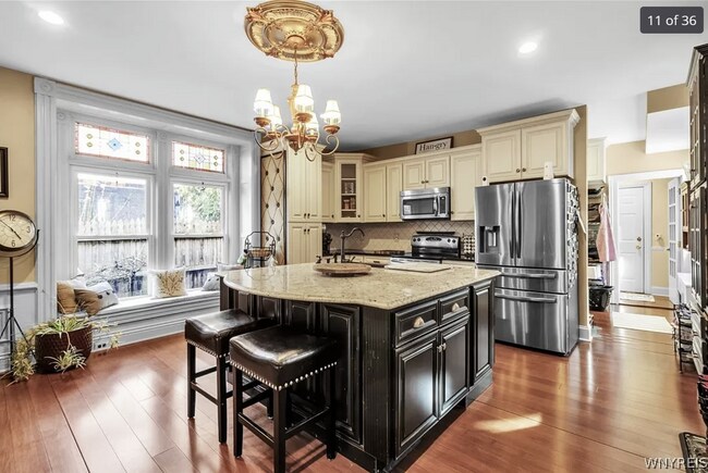Kitchen - 61 Park St