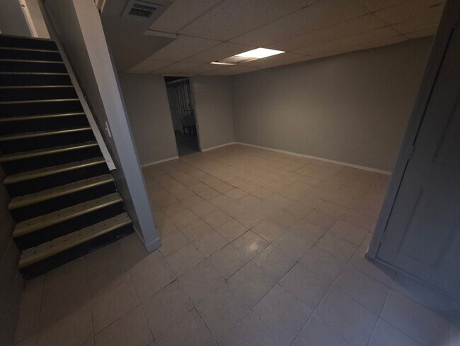 Foto del edificio - 6467-6469 N 106th St