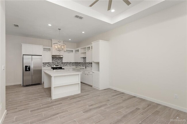 Building Photo - 2830 Allen Dr