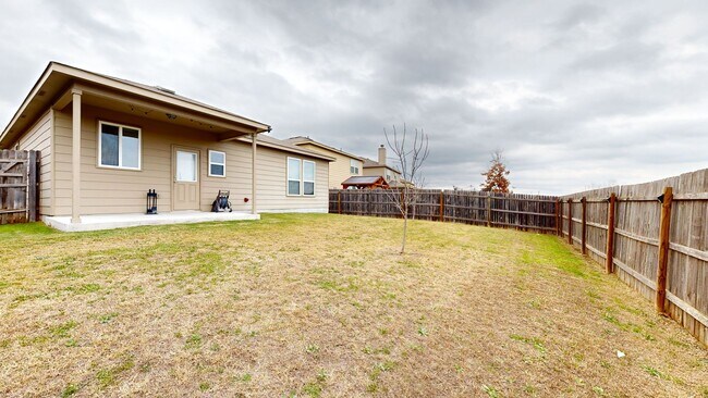 Building Photo - Cozy Home in Yowell Ranch 2 pools, splash ...