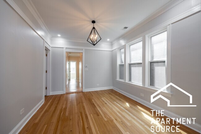 Foto del edificio - 3055 N Kimball Ave